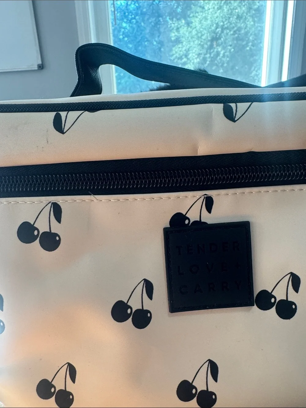 Tender love carry cosmetics case